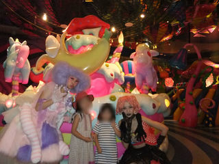 ありそうでなかった東京 原宿の新名所 カワイイ モンスター カフェ 子どもとおでかけ ｍｉｉのひとり口コミ